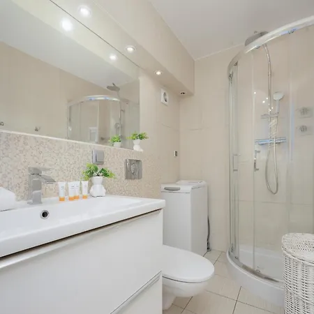 Przytulny Z Balkonem I Klimatyzacja By Renters