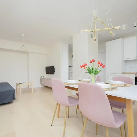 Апартаменты Przytulny Z Balkonem I Klimatyzacja By Renters